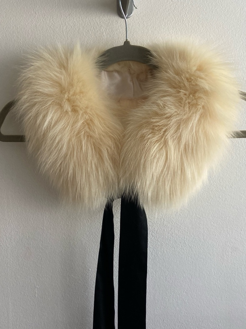 Plush Cream Fur Collar with Black Velvet Ties
